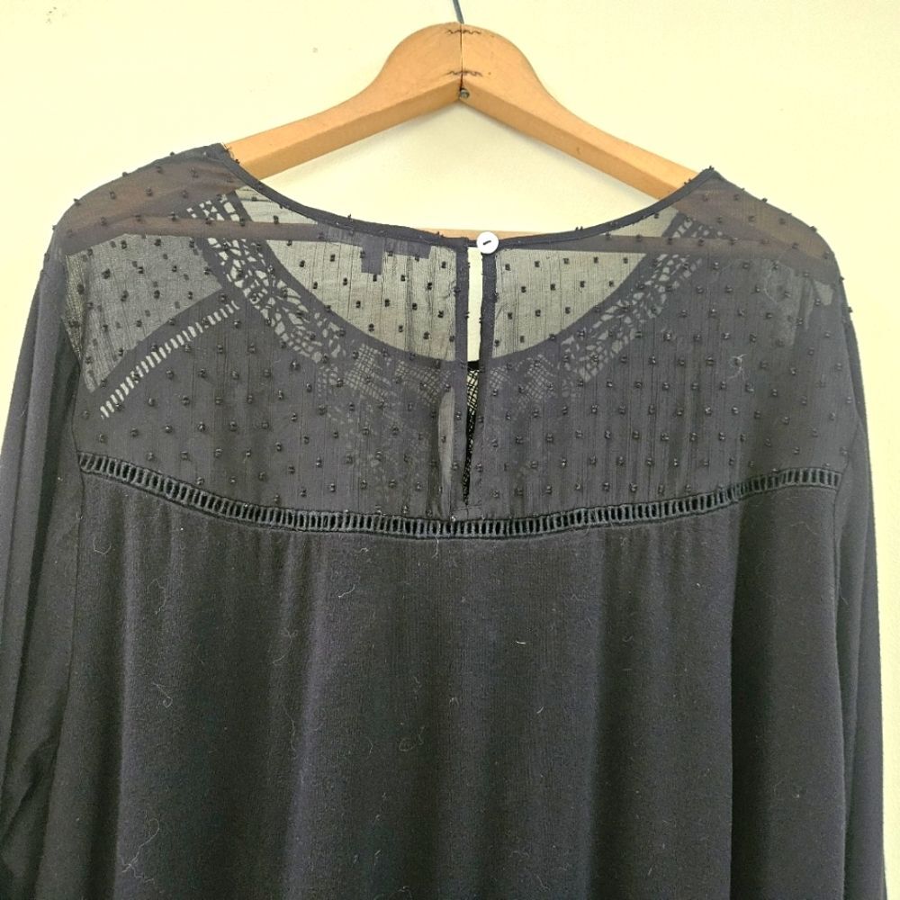 danielrainn Top Blouse Women Size 3XL Black Sheer Accents on Shoulders